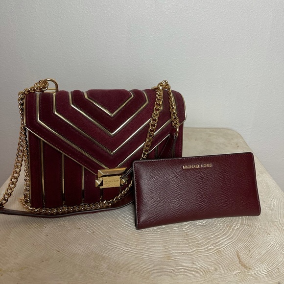 Michael Kors cross body & matching wallet - Picture 1 of 4